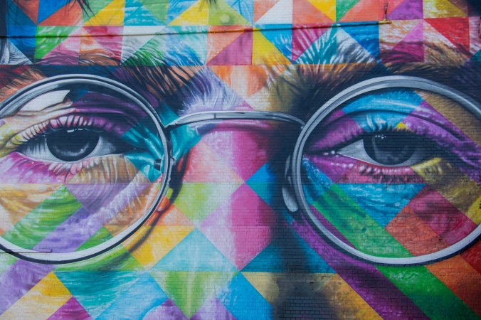 graffiti-painting-john-Lennon-glasses-and-eyes