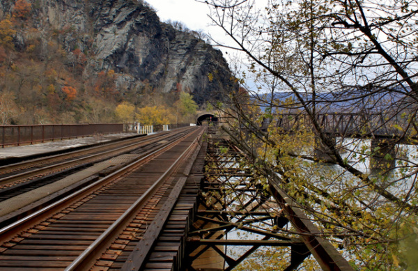 rr-tracks-at-harpers-ferry